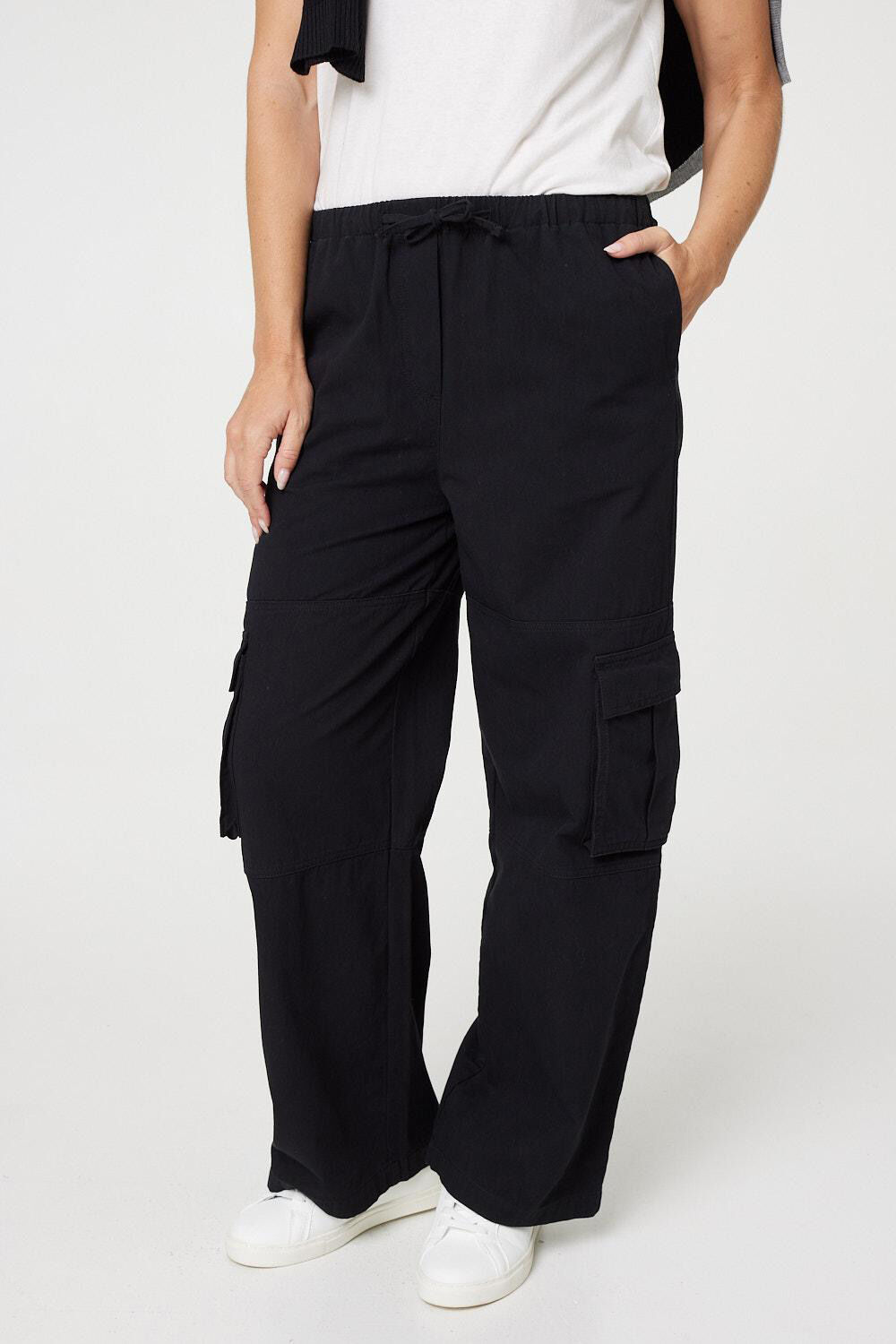 Izabel London – Wide Leg Tie Waist Cargo Trousers