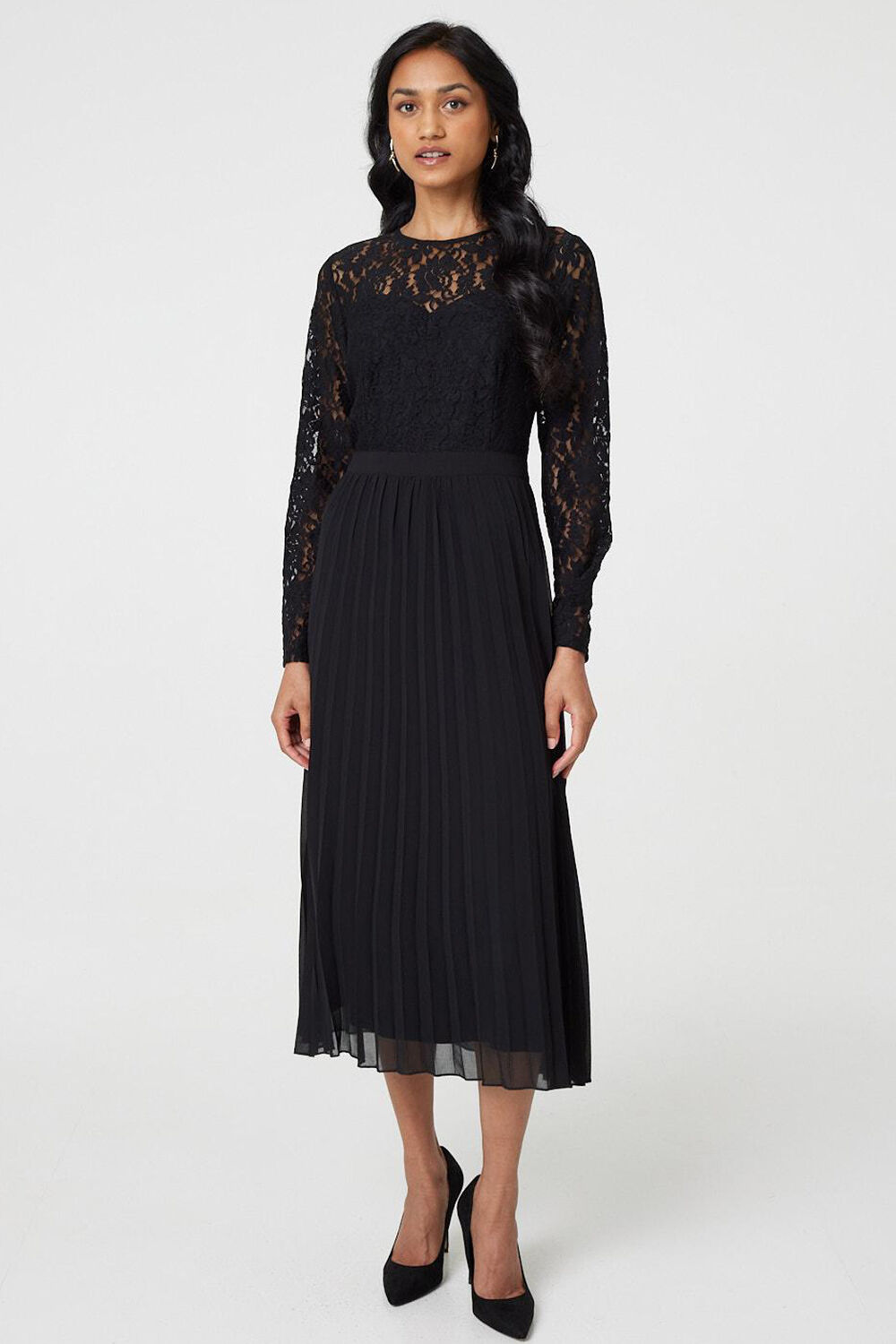 Izabel London – Lace Trim Pleated Long Sleeve Midi Dress