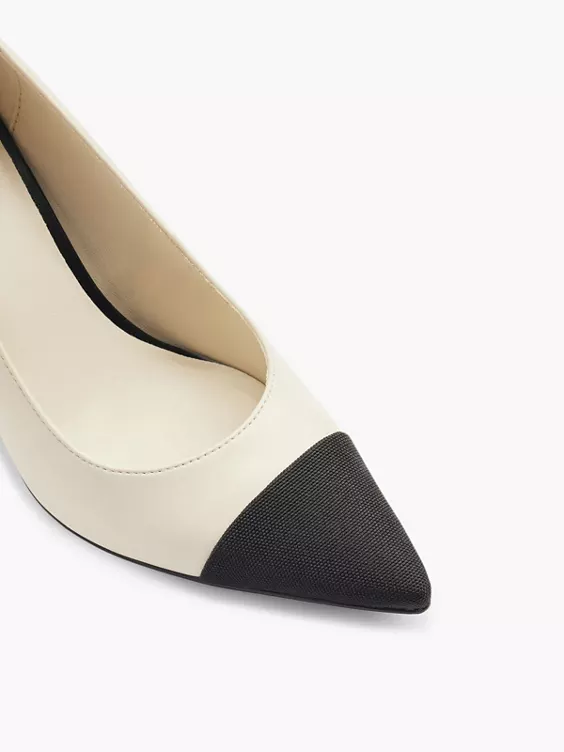Graceland Pumps in beige