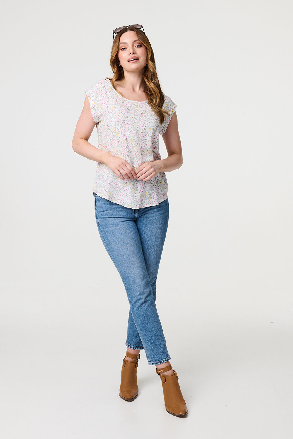 Izabel London – Ditsy Floral Cap Sleeve Shell Top