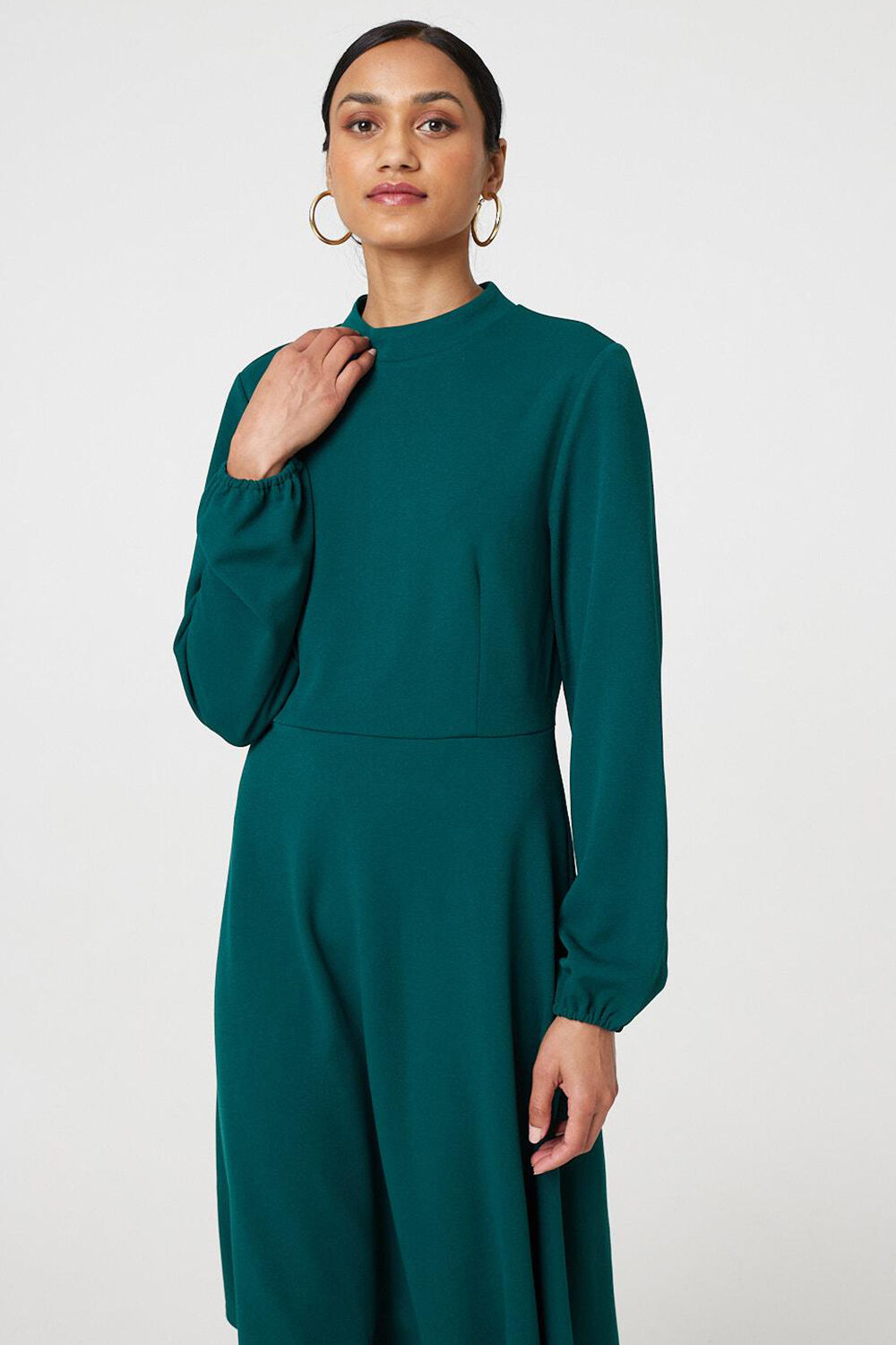 Izabel London – High Neck Long Sleeve A-Line Midi Dress