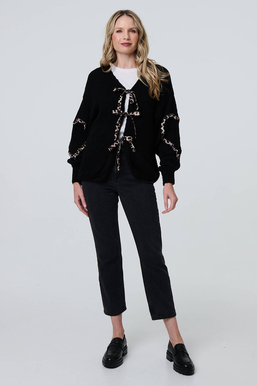 Izabel London – Animal Print Trim Tie Front Cardigan
