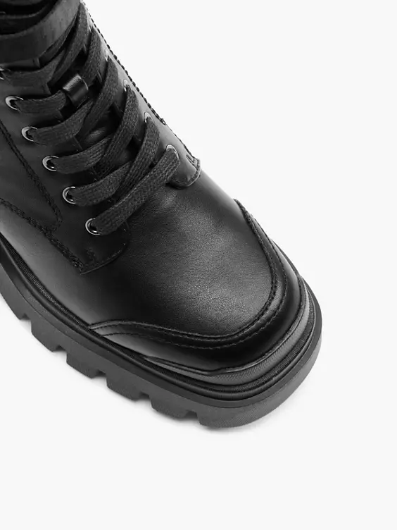 Catwalk Schnürboots in schwarz