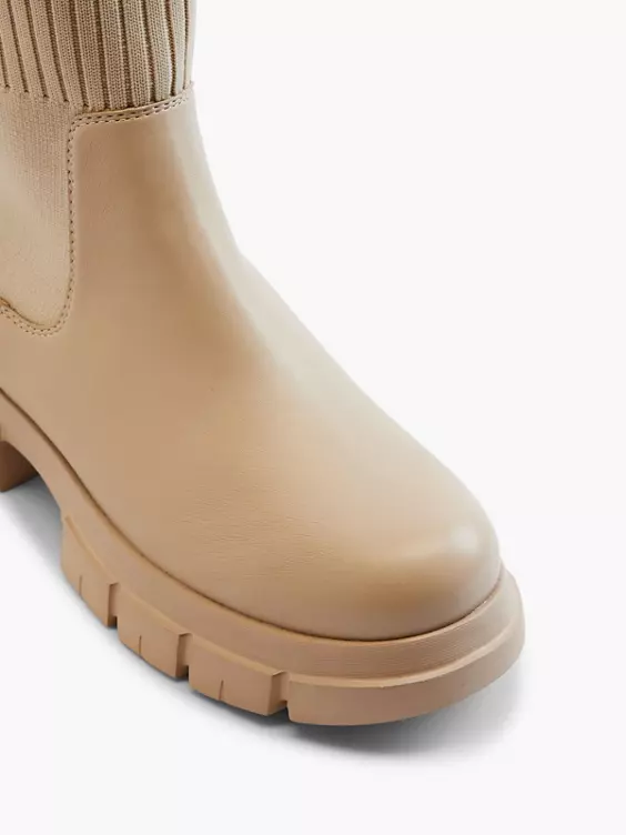 Catwalk Chelsea Boots in beige