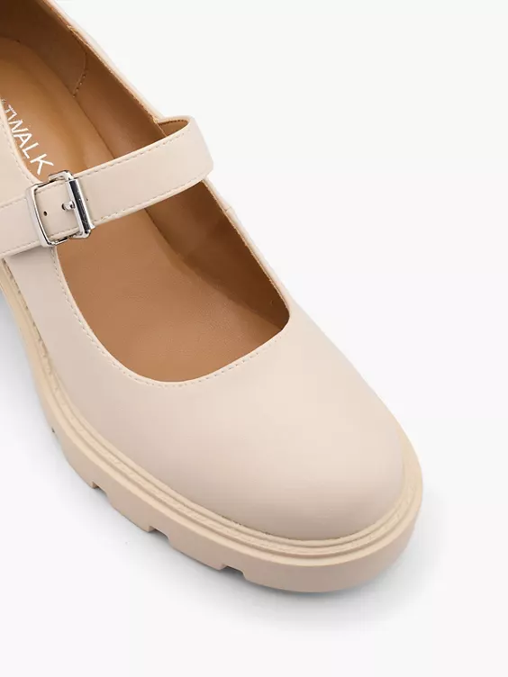Catwalk Mary Jane Pumps in creme