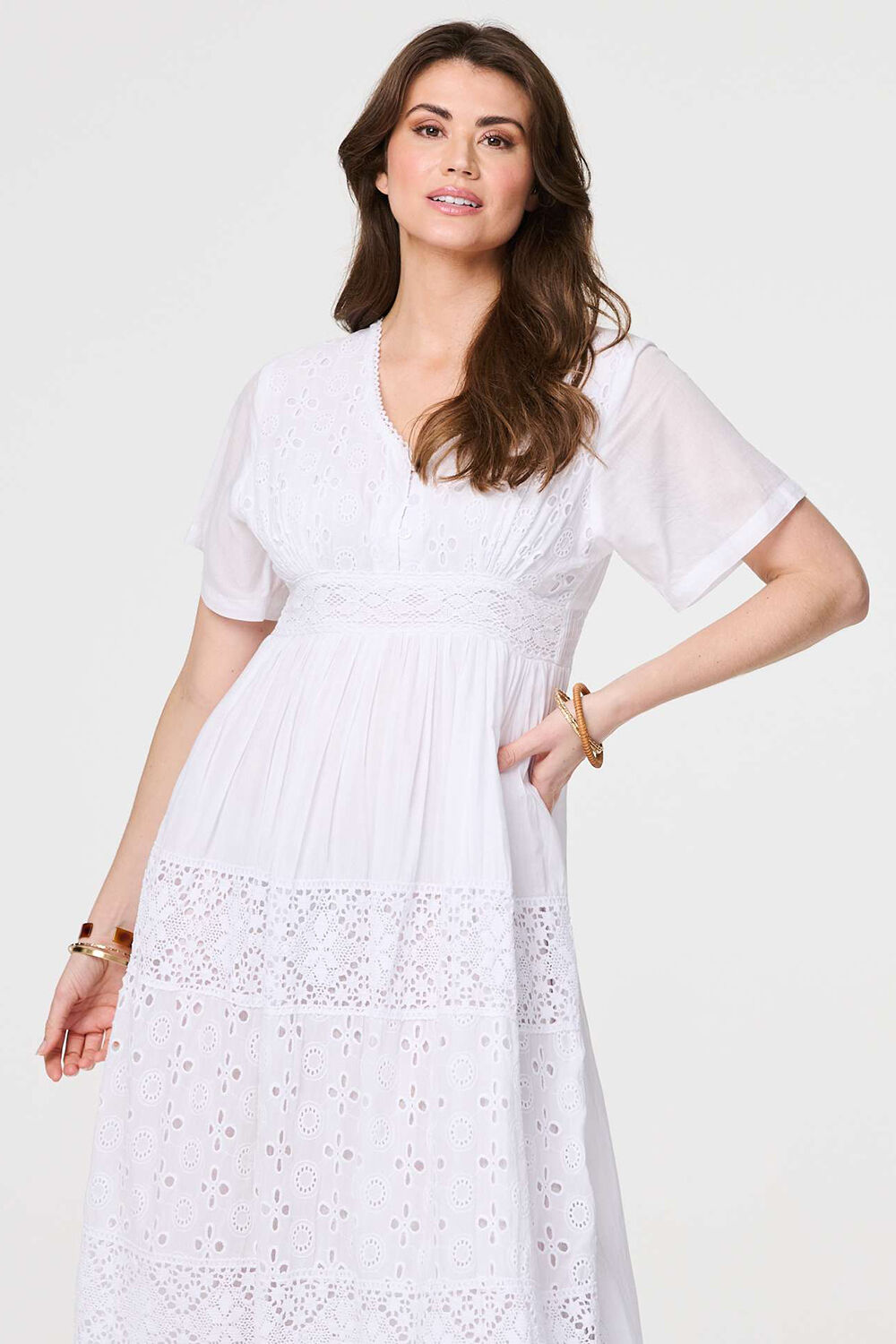 Izabel London – Broderie Anglaise Short Sleeve Dress