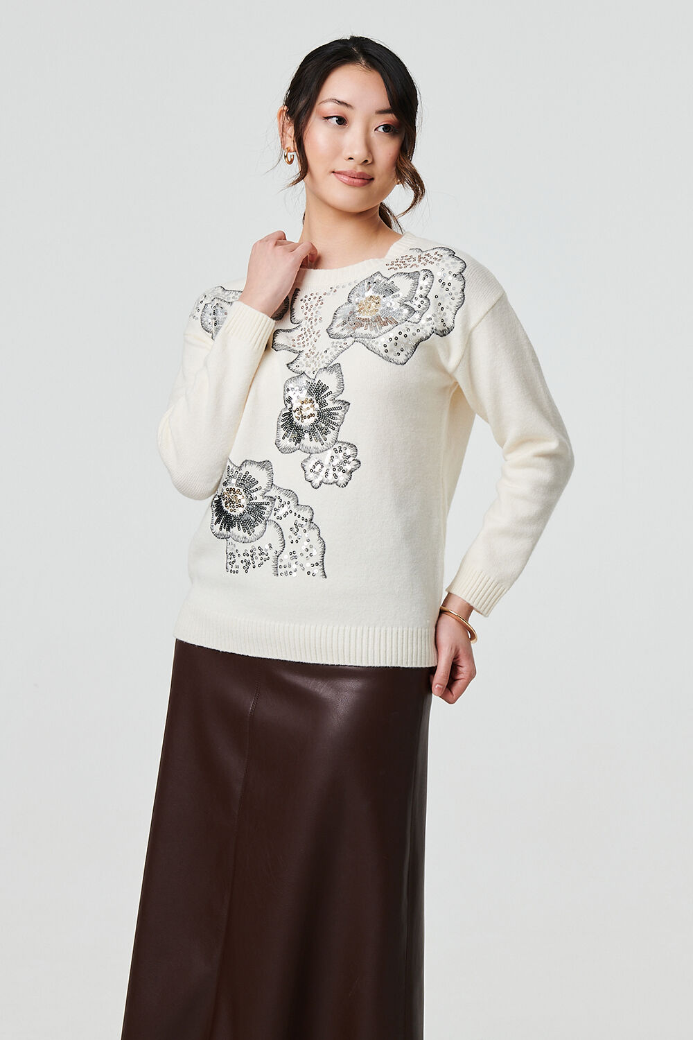 Izabel London – Floral Sequin Detail Long Sleeve Jumper