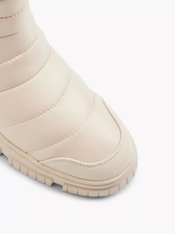 s.Oliver Boots in creme