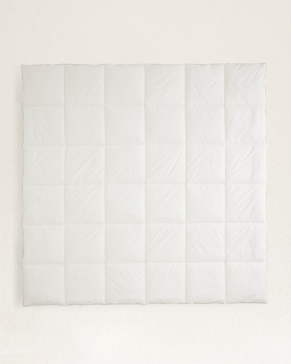 DOWN ALTERNATIVE COMFORTER