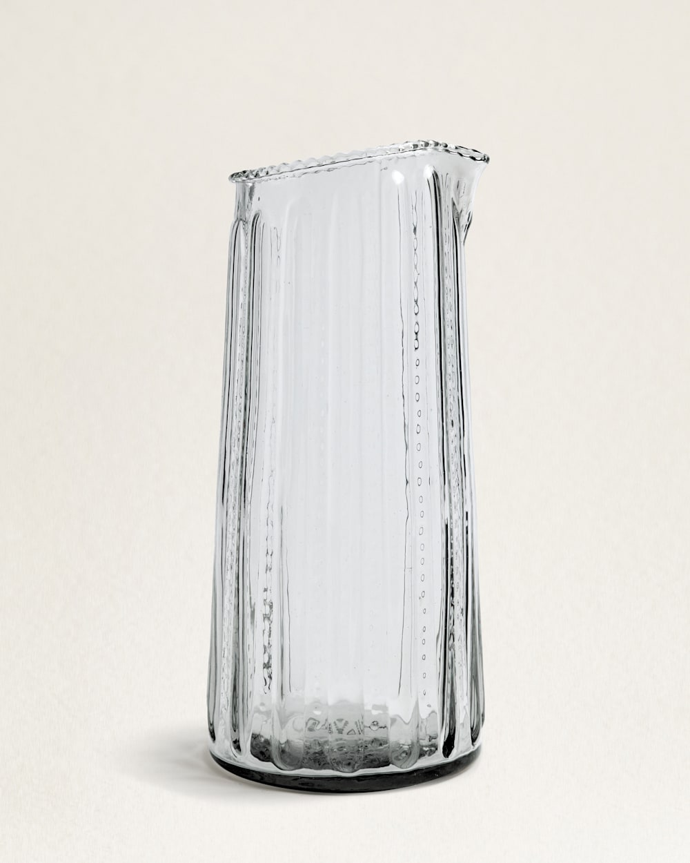 RUFFLE GLASS CARAFE