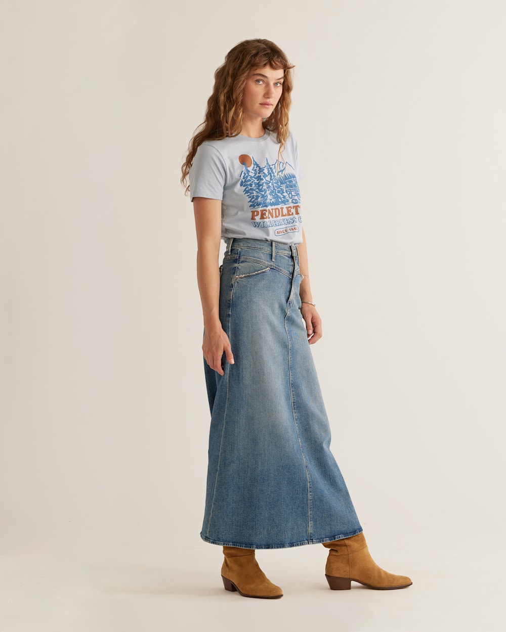 WOMEN'S WILDERNESS CLUB GRAPHIC TEE