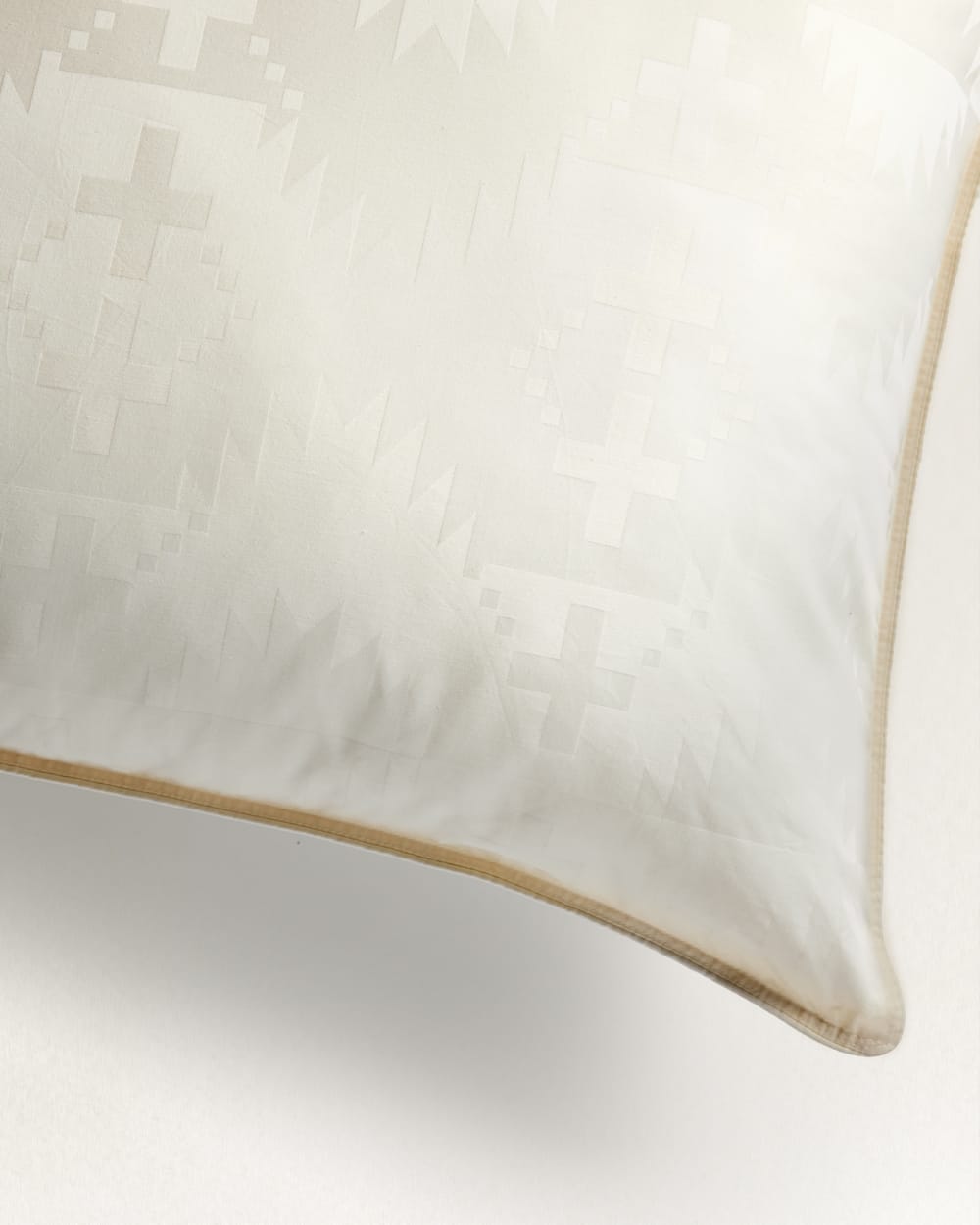 THE CLASSIC PILLOW