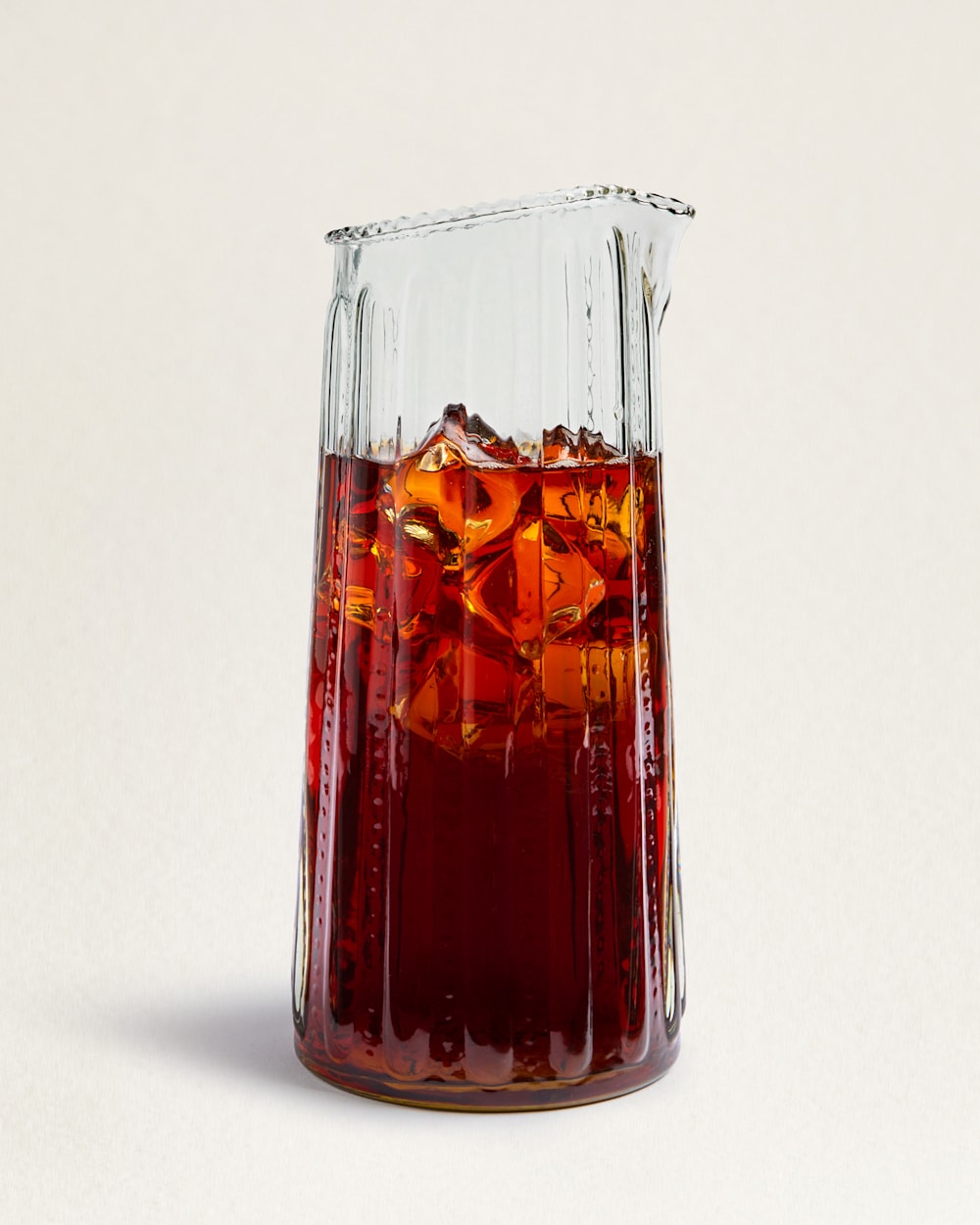 RUFFLE GLASS CARAFE