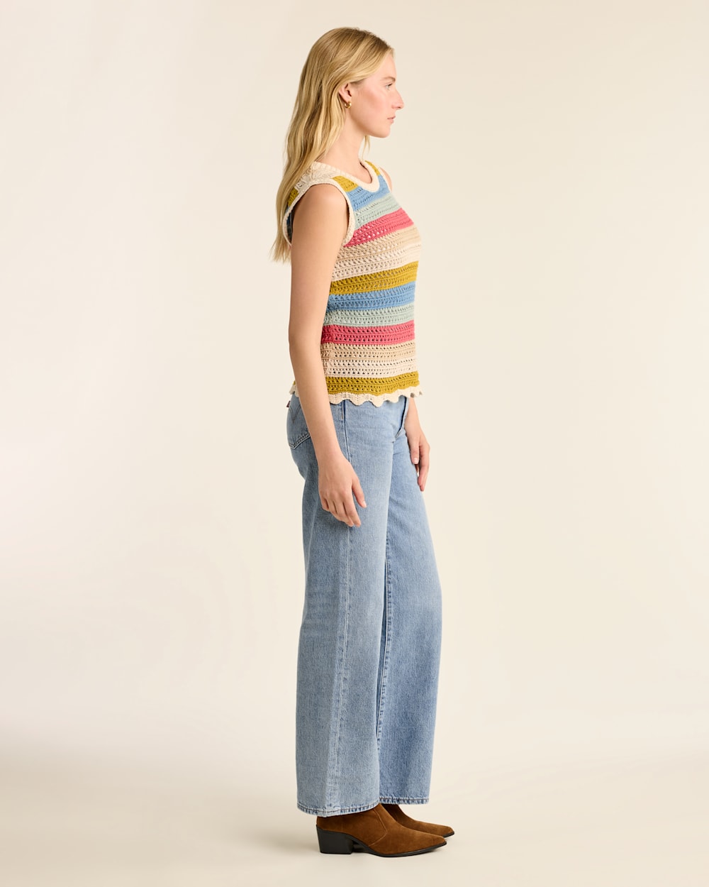 WOMEN'S SLEEVELESS CROCHET SWEATER