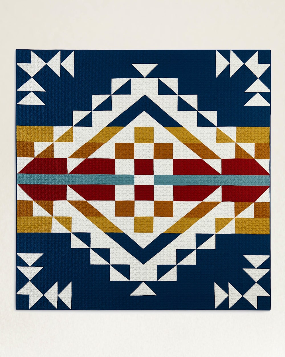 CASTLE ROCK PIECED QUILT SET