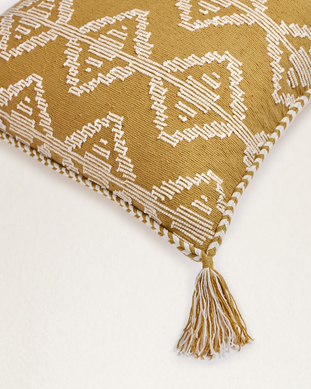 SADDLEBROOK PILLOW