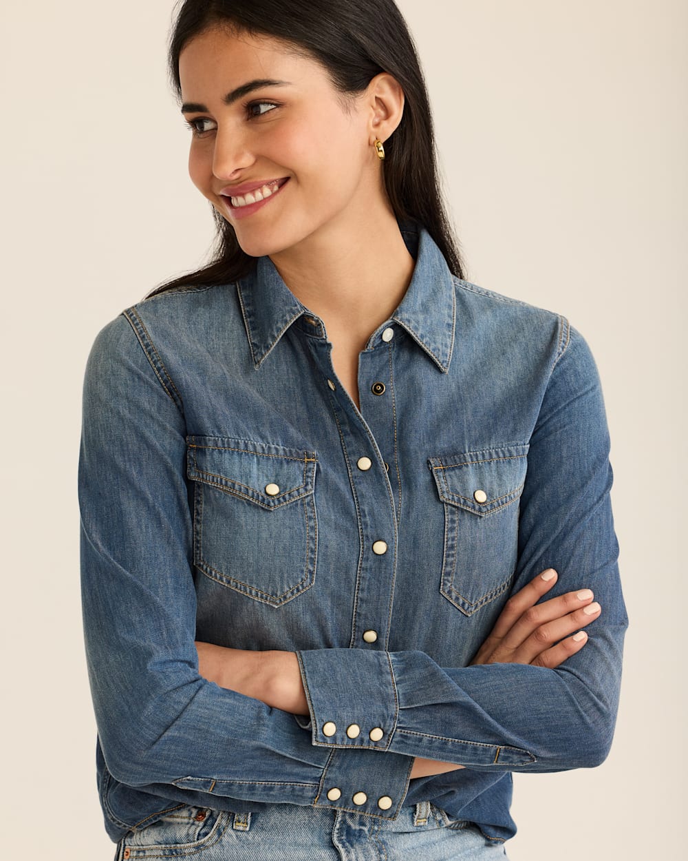 WOMEN'S CHAMBRAY GAMBLER SHIRT