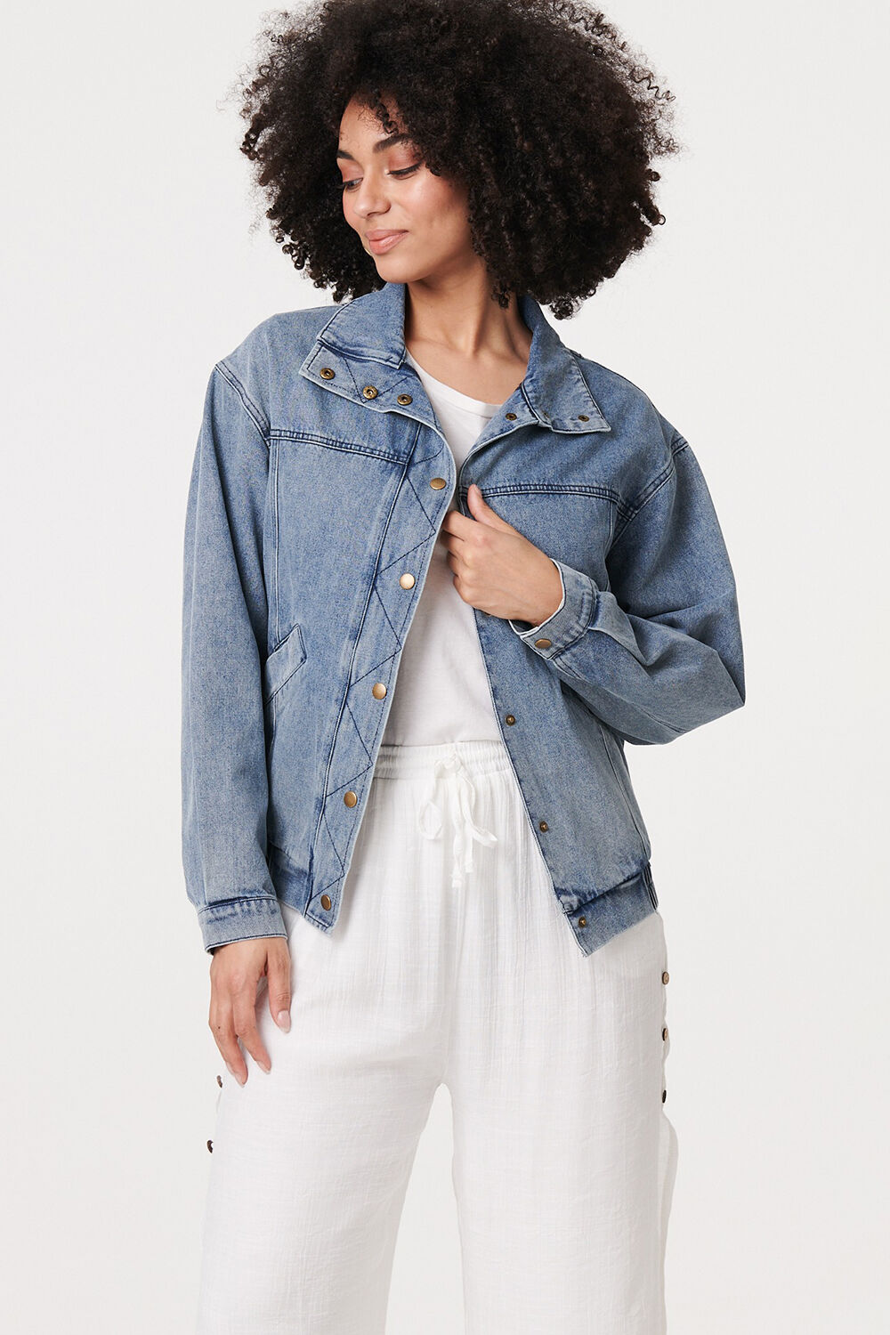 Izabel London – Zig Zag Stitch Long Sleeve Denim Jacket