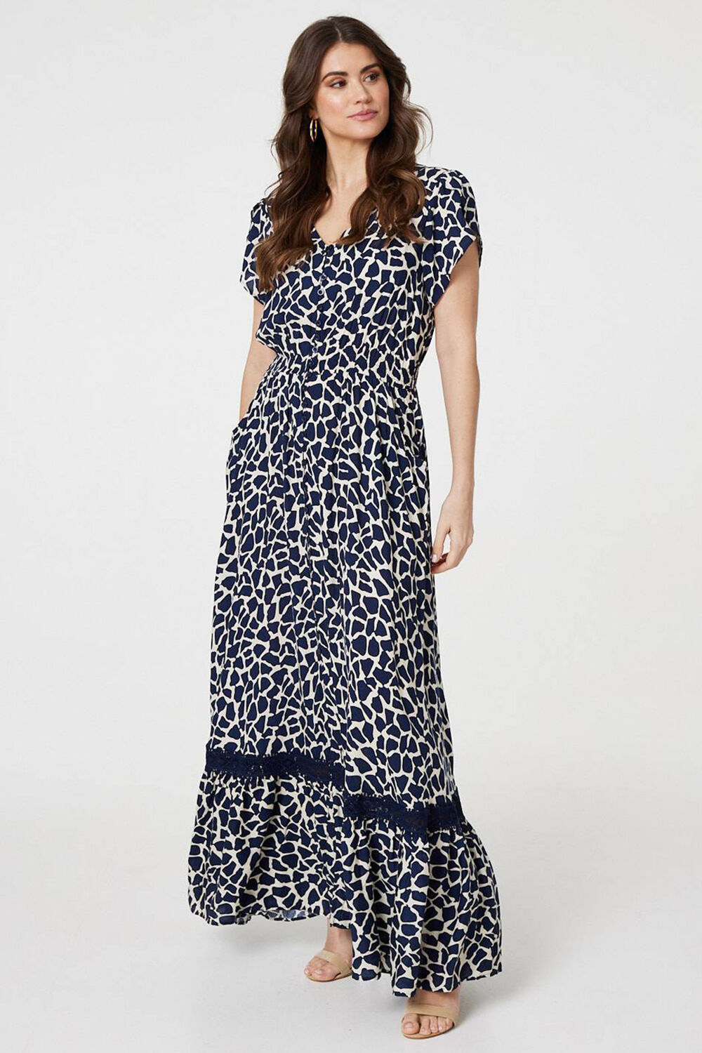 Izabel London – Abstract Print Button Front Maxi Dress