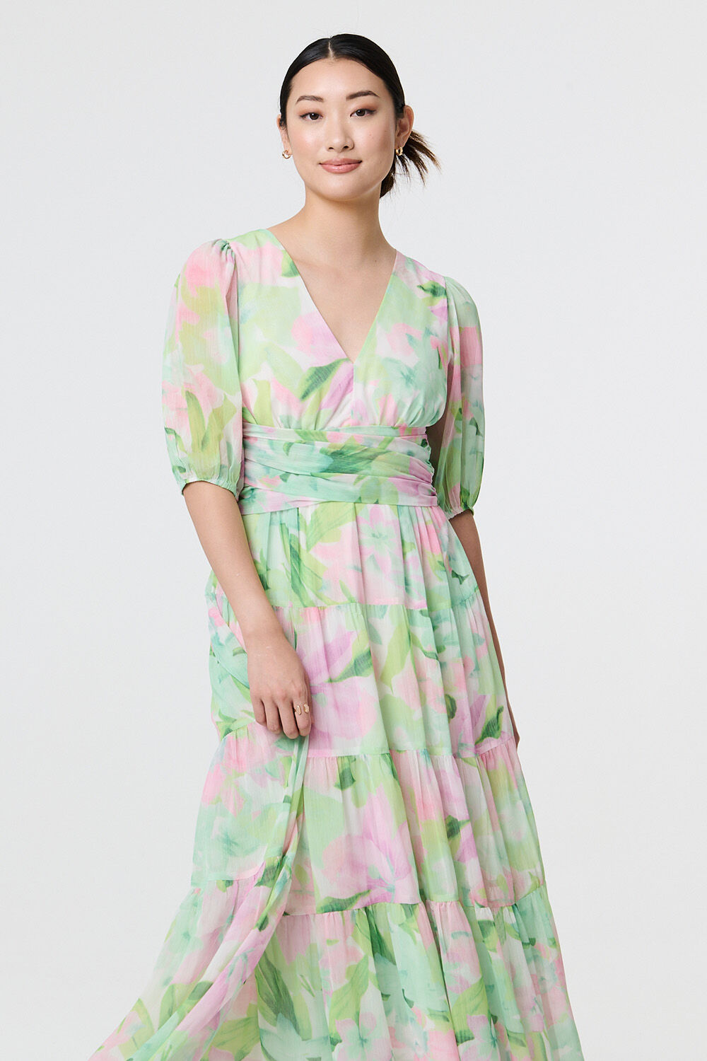 Izabel London – Floral Puff Sleeve Tiered Maxi Gown