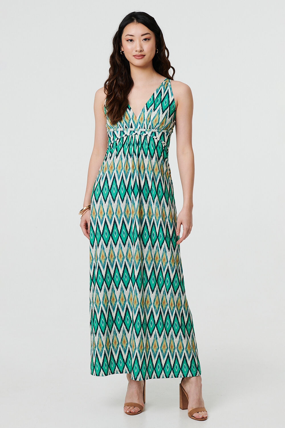 Izabel London – Abstract Print Sleeveless V-Neck Maxi Dress