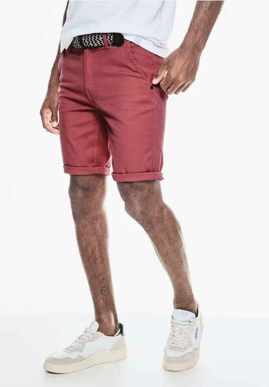 Chino Shorts mit Gürtel