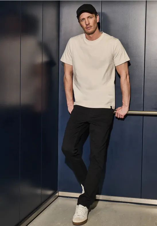 Basic T-Shirt in Unifarbe