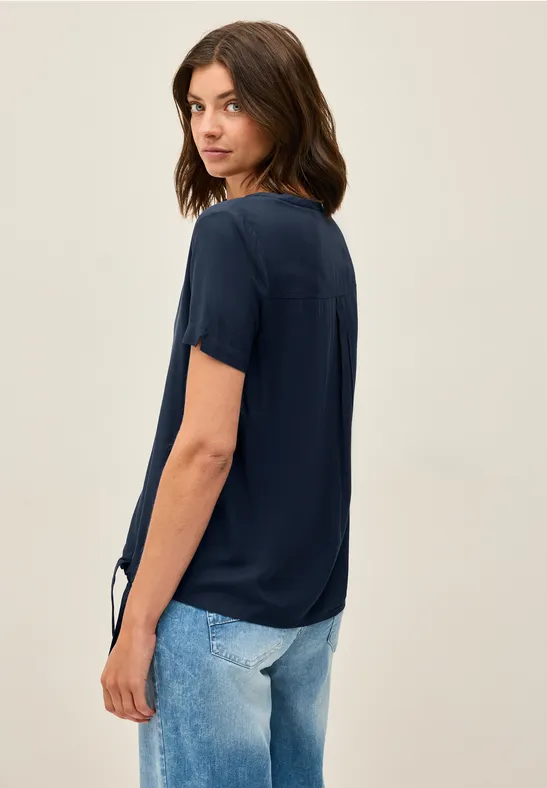 Bluse mit Knotendetail