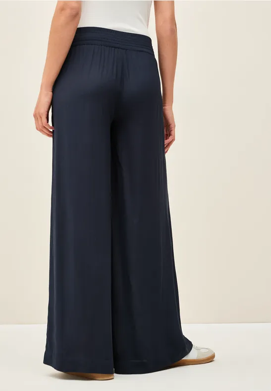 Wide Leg Crepe Hose