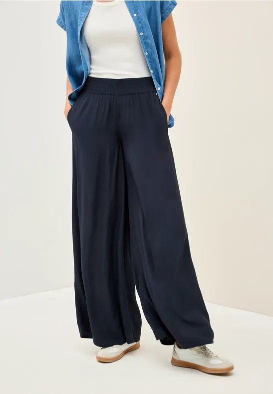 Wide Leg Crepe Hose