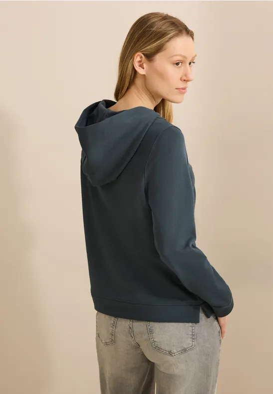 Hoodie mit Stickerei