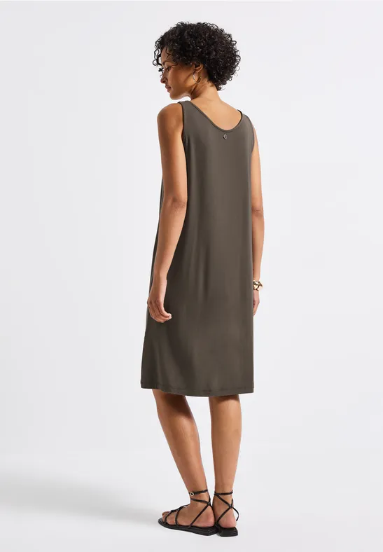 Kleid mit Knotendetail