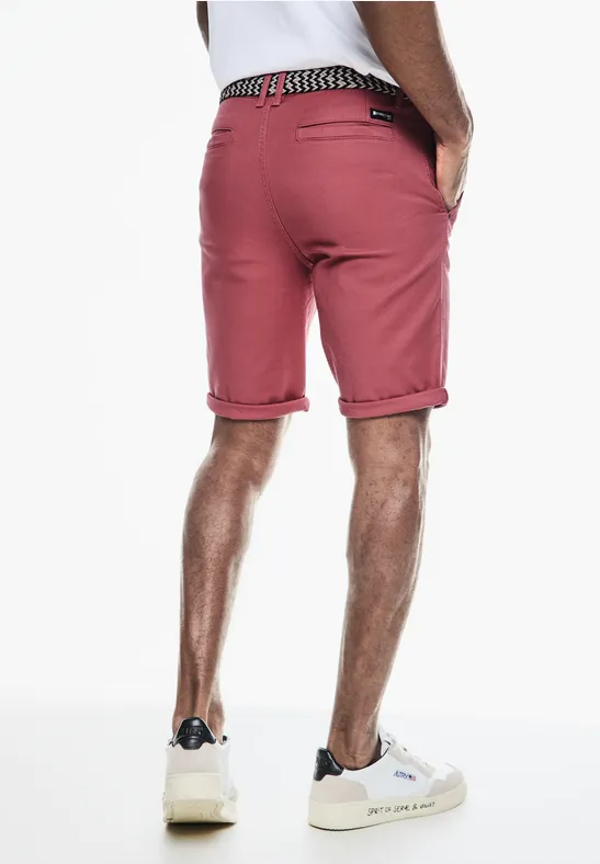 Chino Shorts mit Gürtel