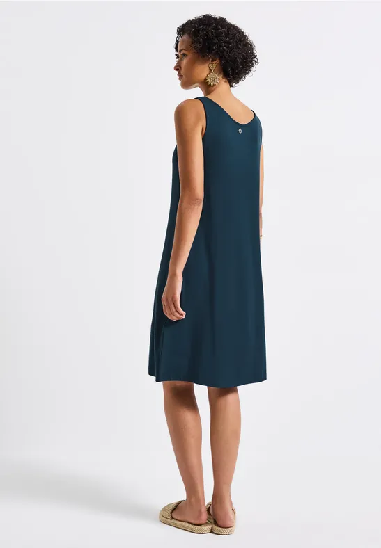 Kleid mit Knotendetail