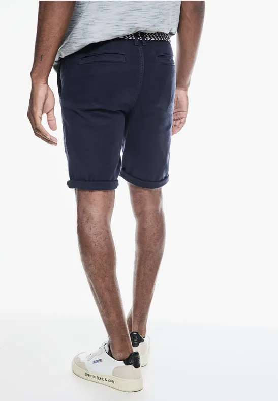 Chino Shorts mit Gürtel