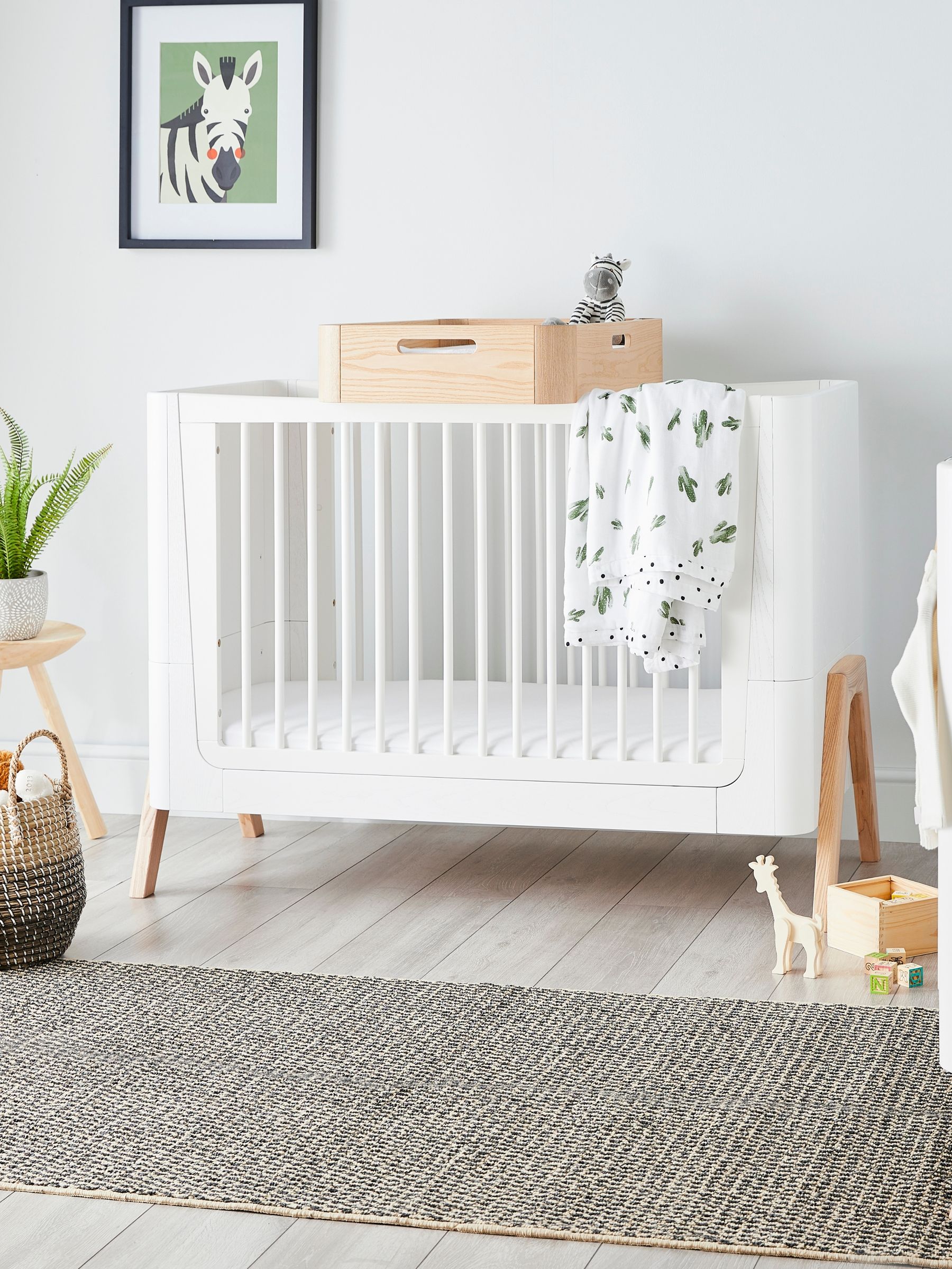 Gaia Baby White Hera Cot Bed