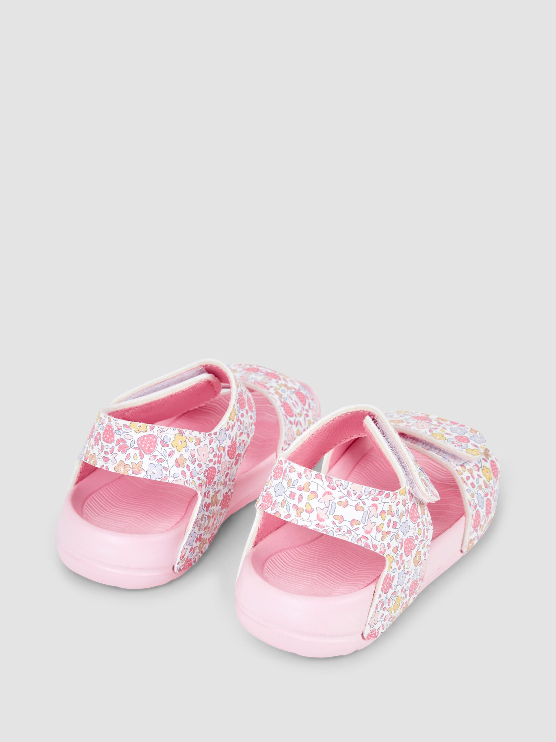 Summer Sandals in Pink