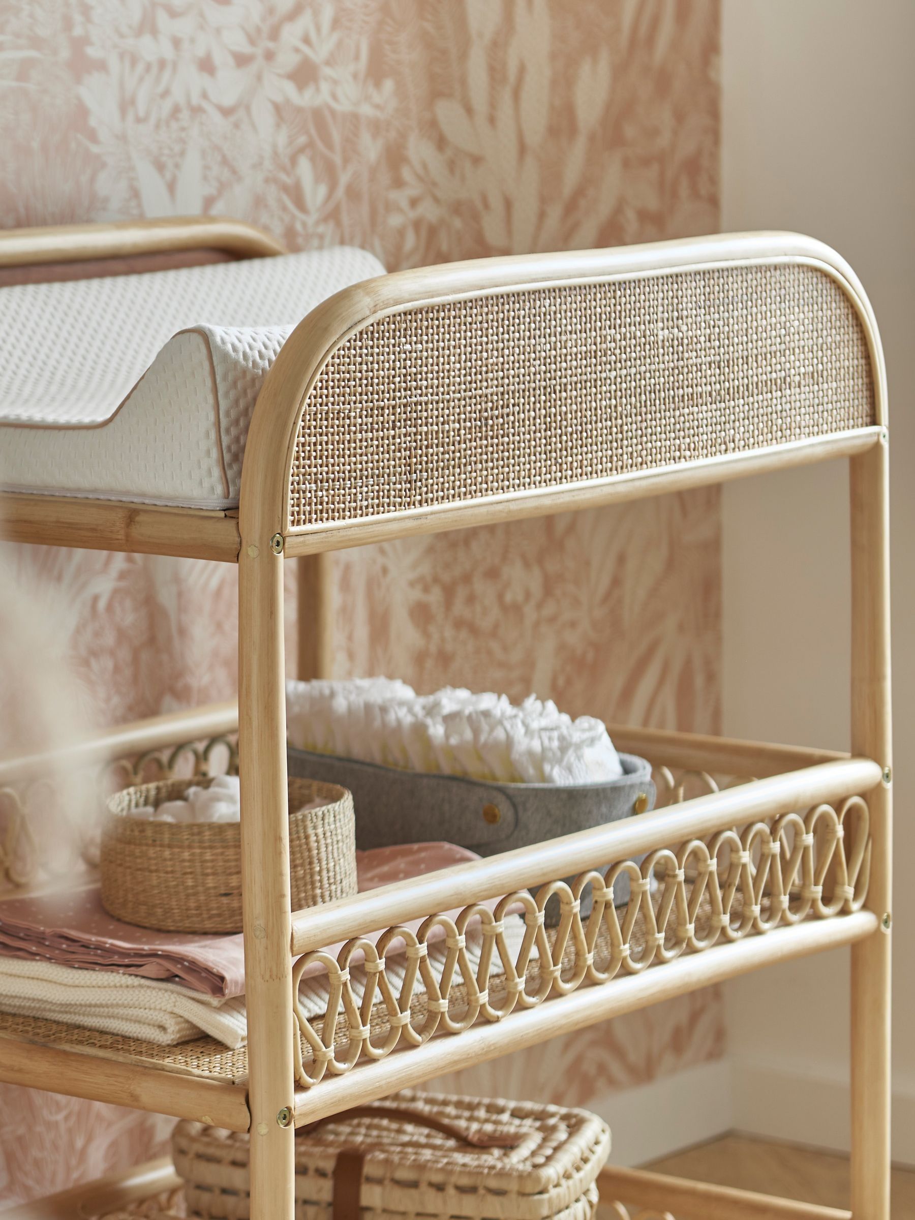 Cuddleco Natural Aria Rattan Changer