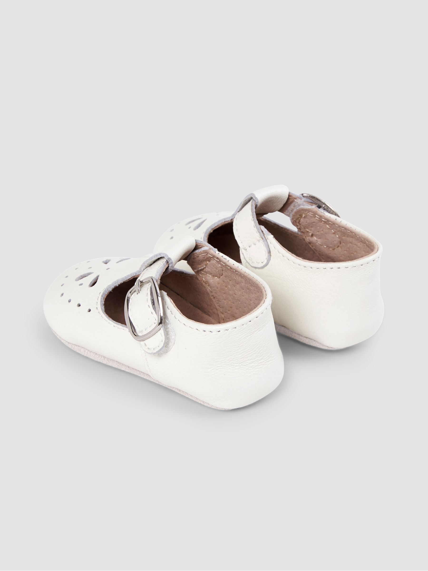 White Peter Rabbit Leather Pre-Walker Shoes