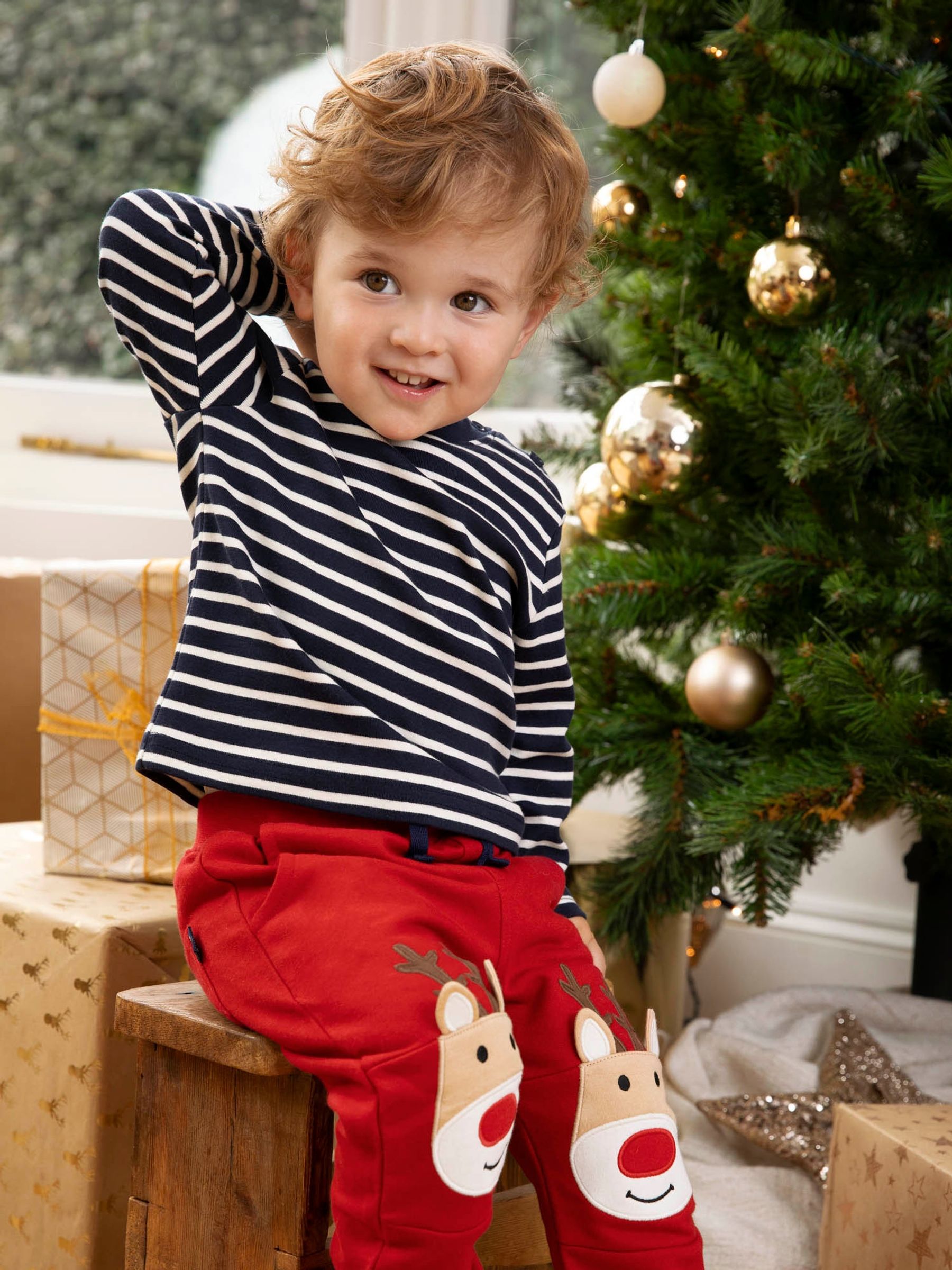 Reindeer Appliqué Knee Joggers in Red