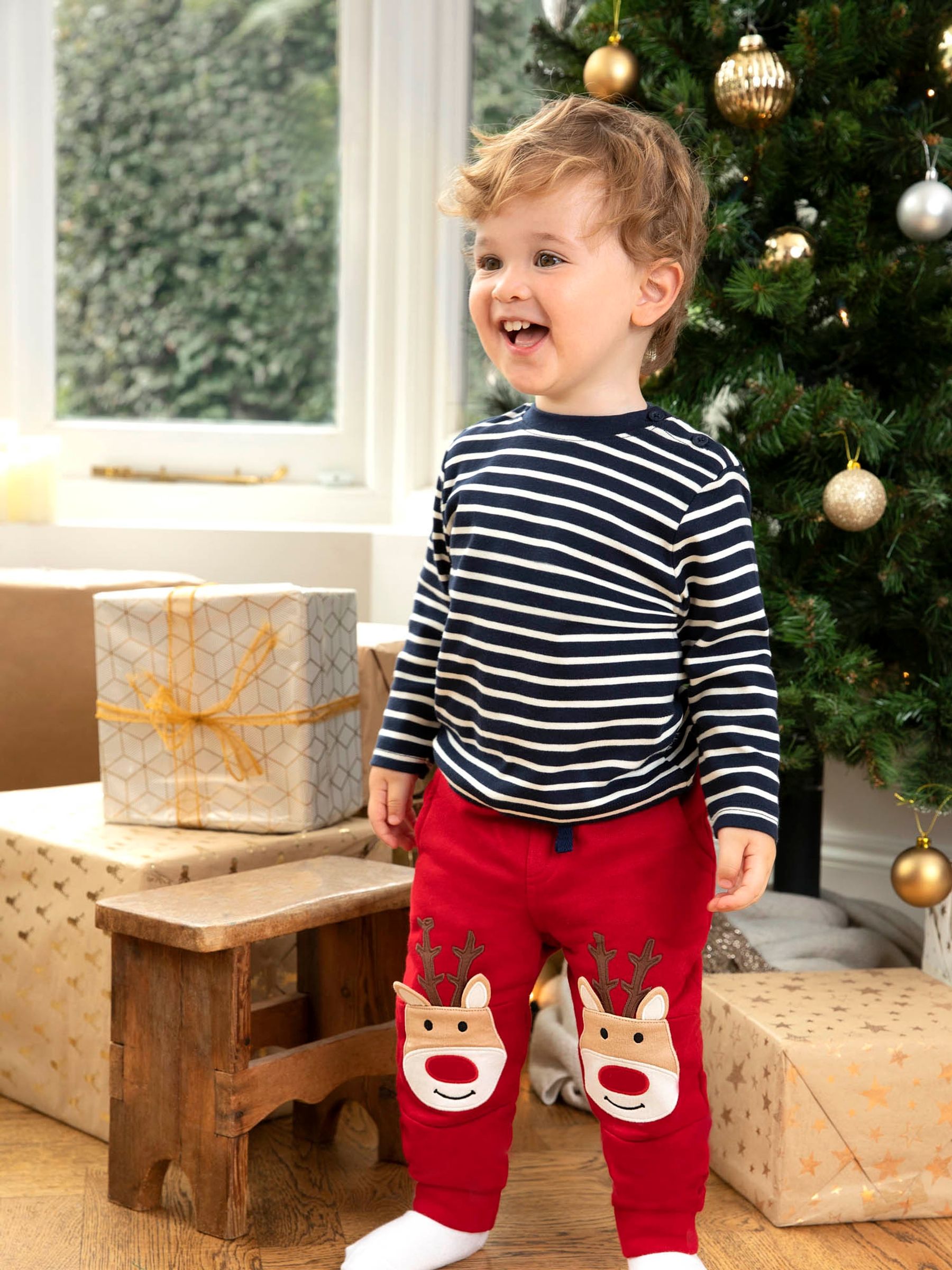 Reindeer Appliqué Knee Joggers in Red