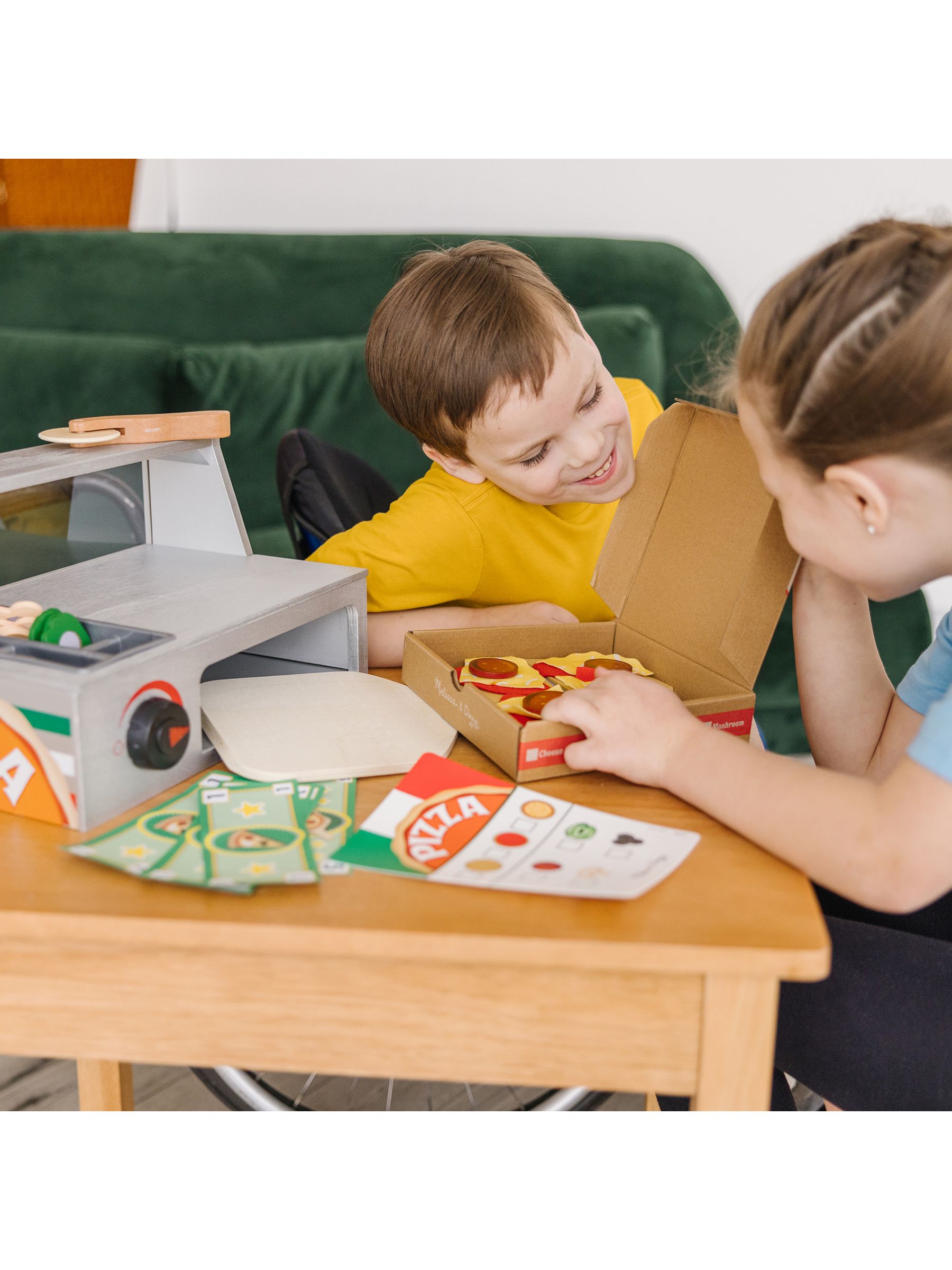 Melissa & Doug Natural Top And Bake Pizza Counter