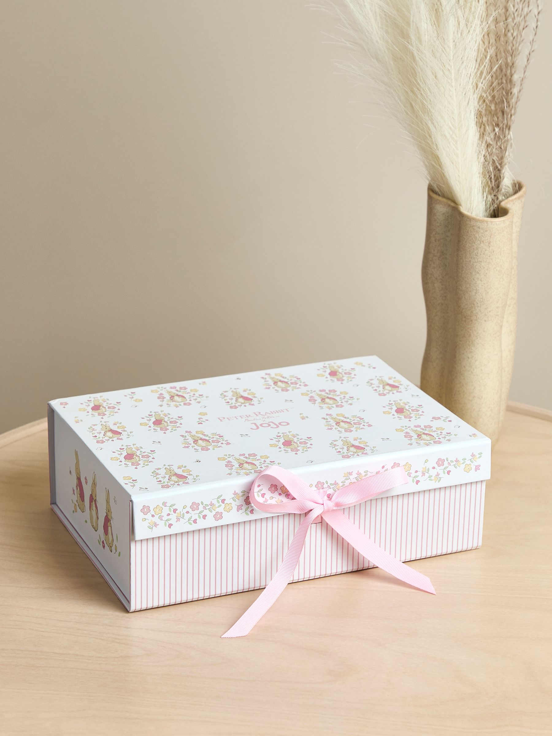 Medium Flopsy Bunny Gift Box
