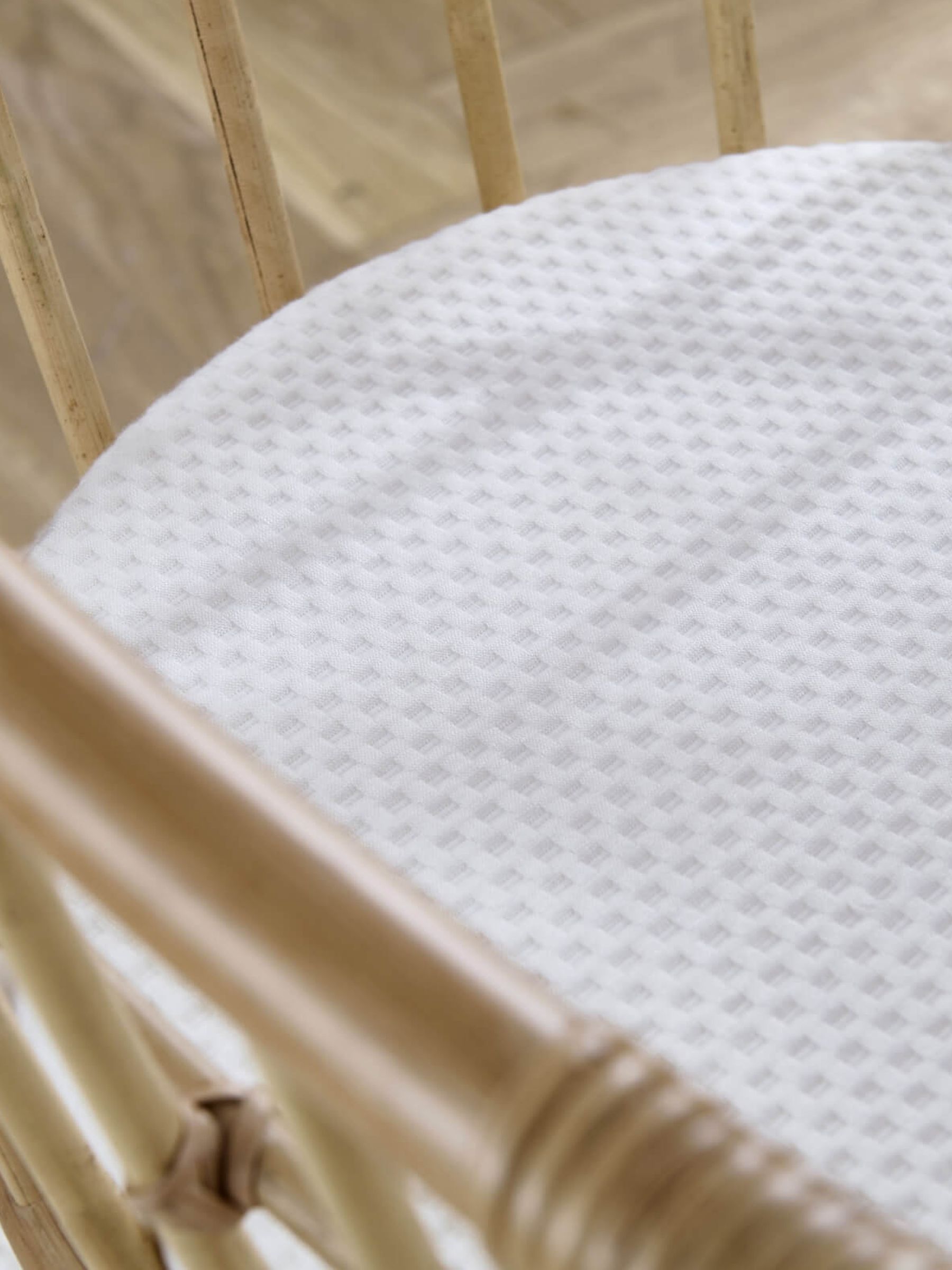Cuddleco Natural Aria Wave Rattan Crib