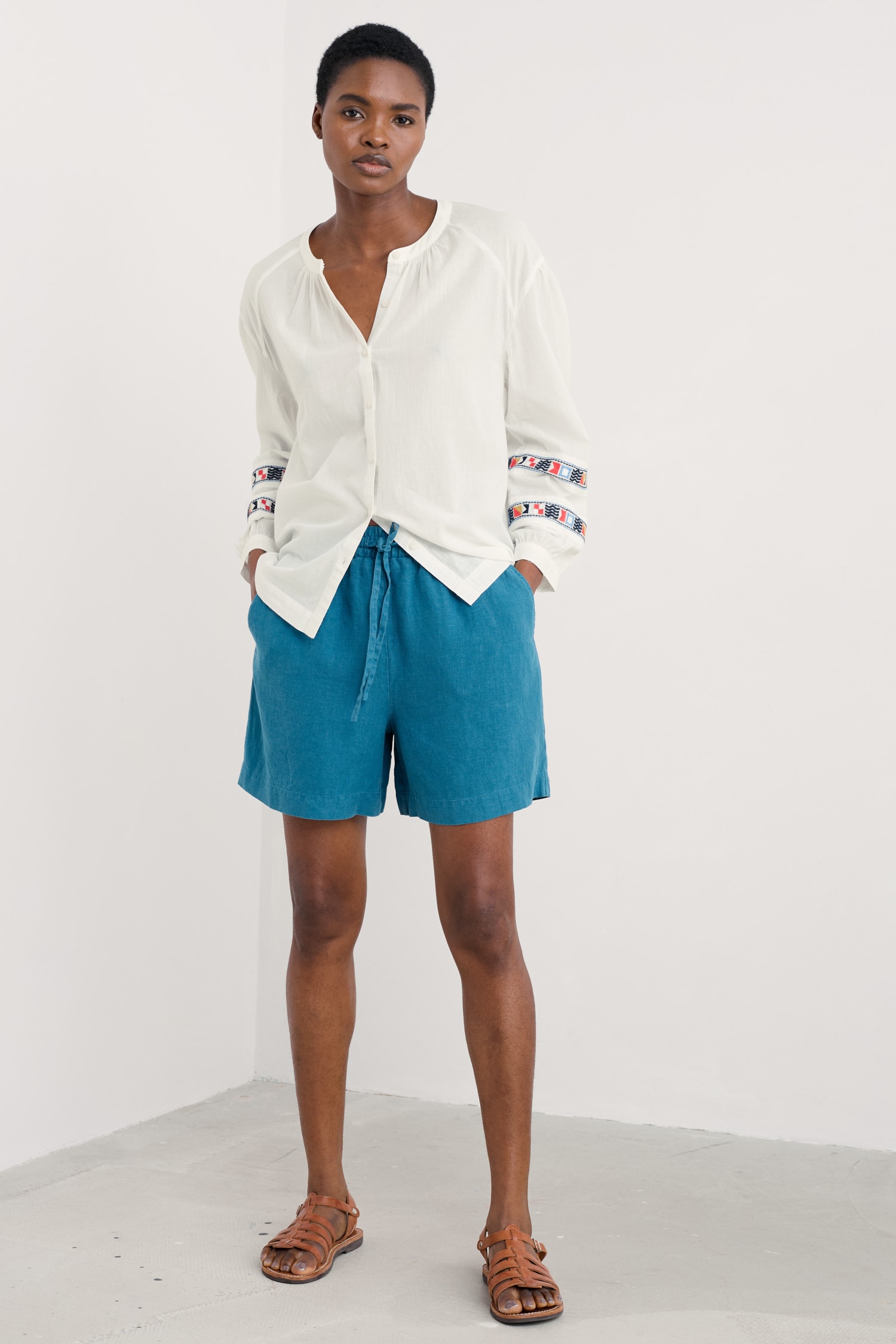 Tide Flow Linen Shorts