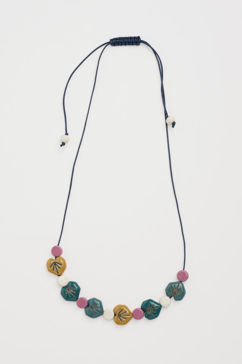 Picture Leaf-Shaped Beaded Necklace