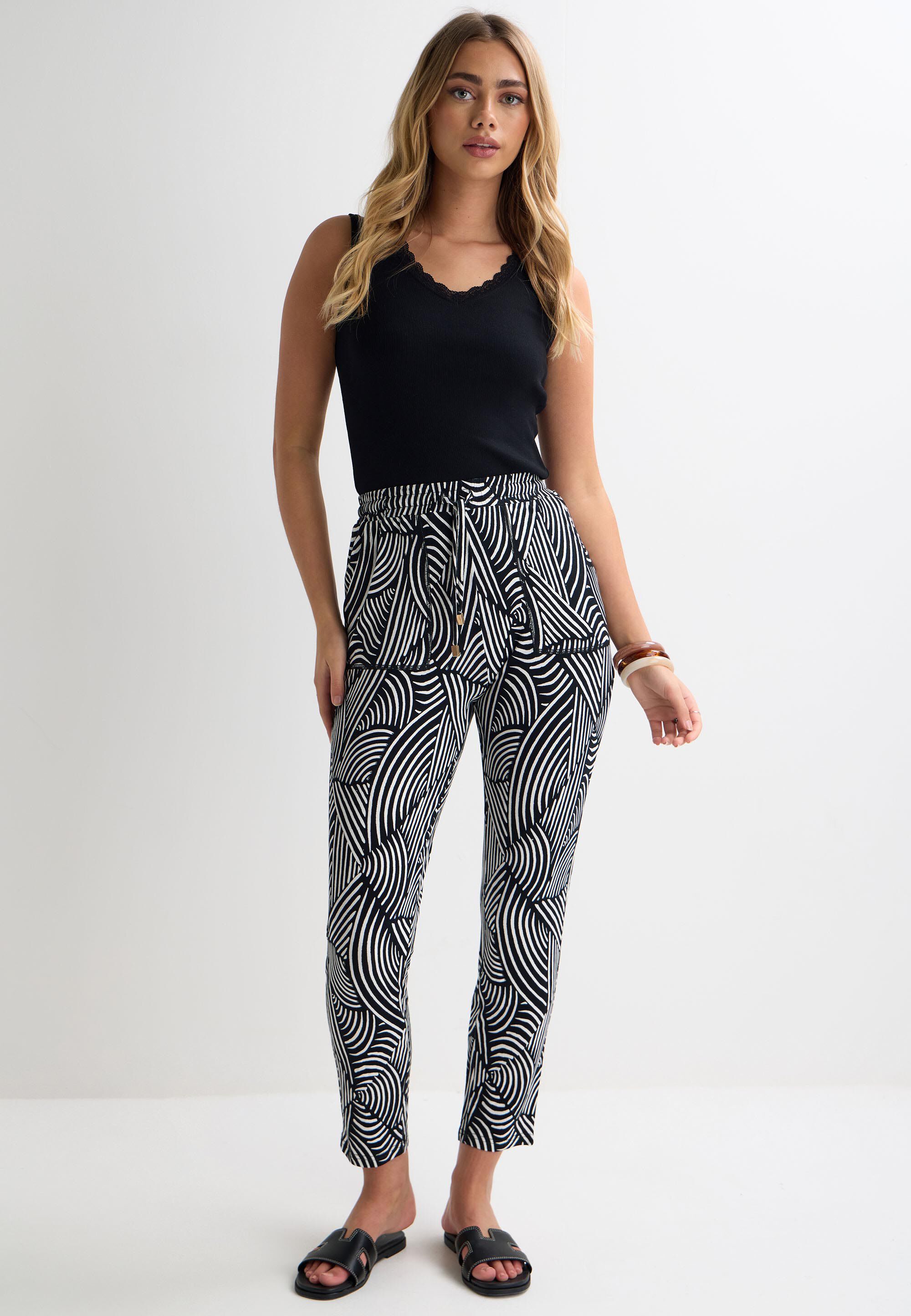 Womens Black Geo Print Relaxed Cropped Trousers
