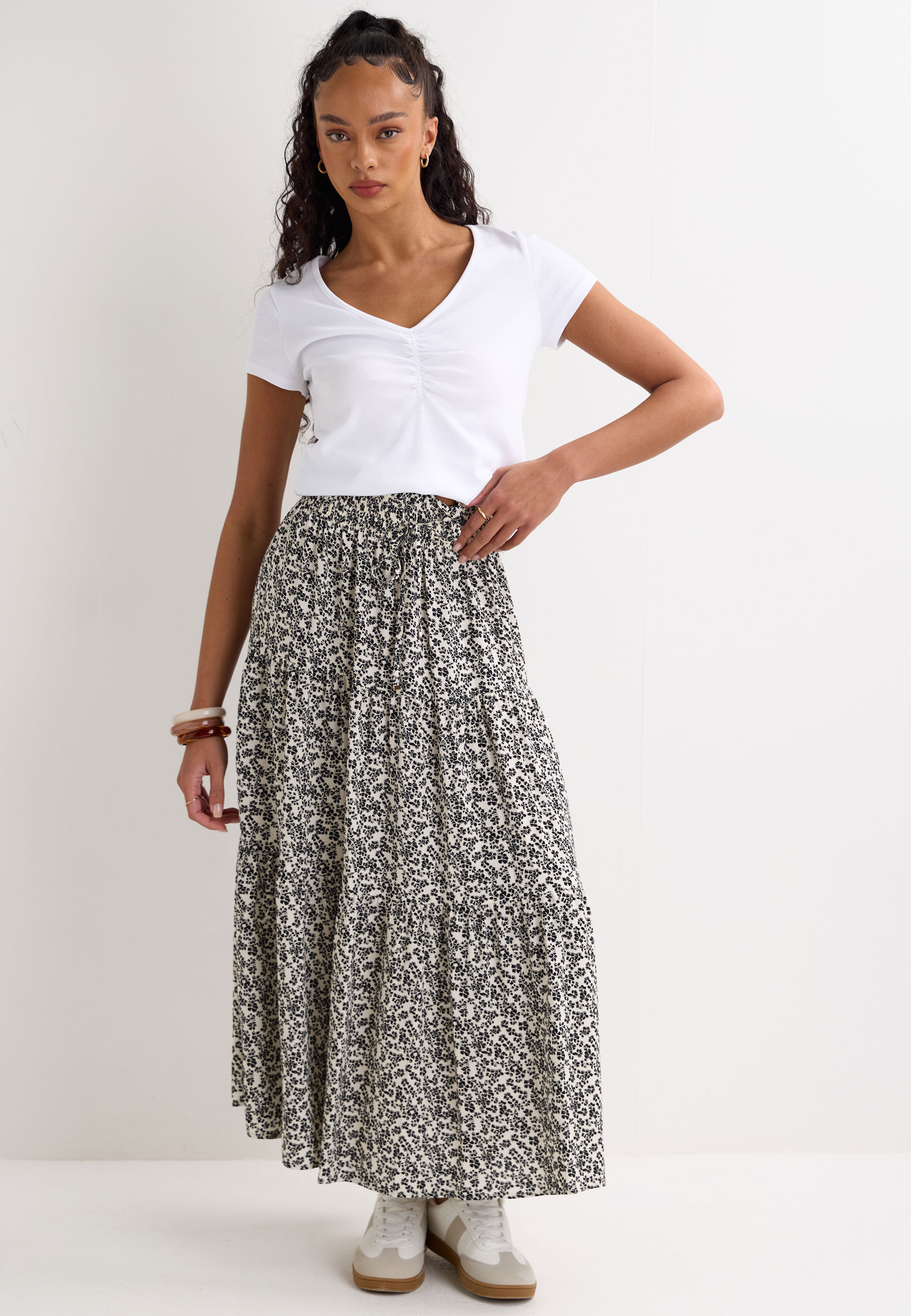 Womens Black & White Floral Print Maxi Skirt