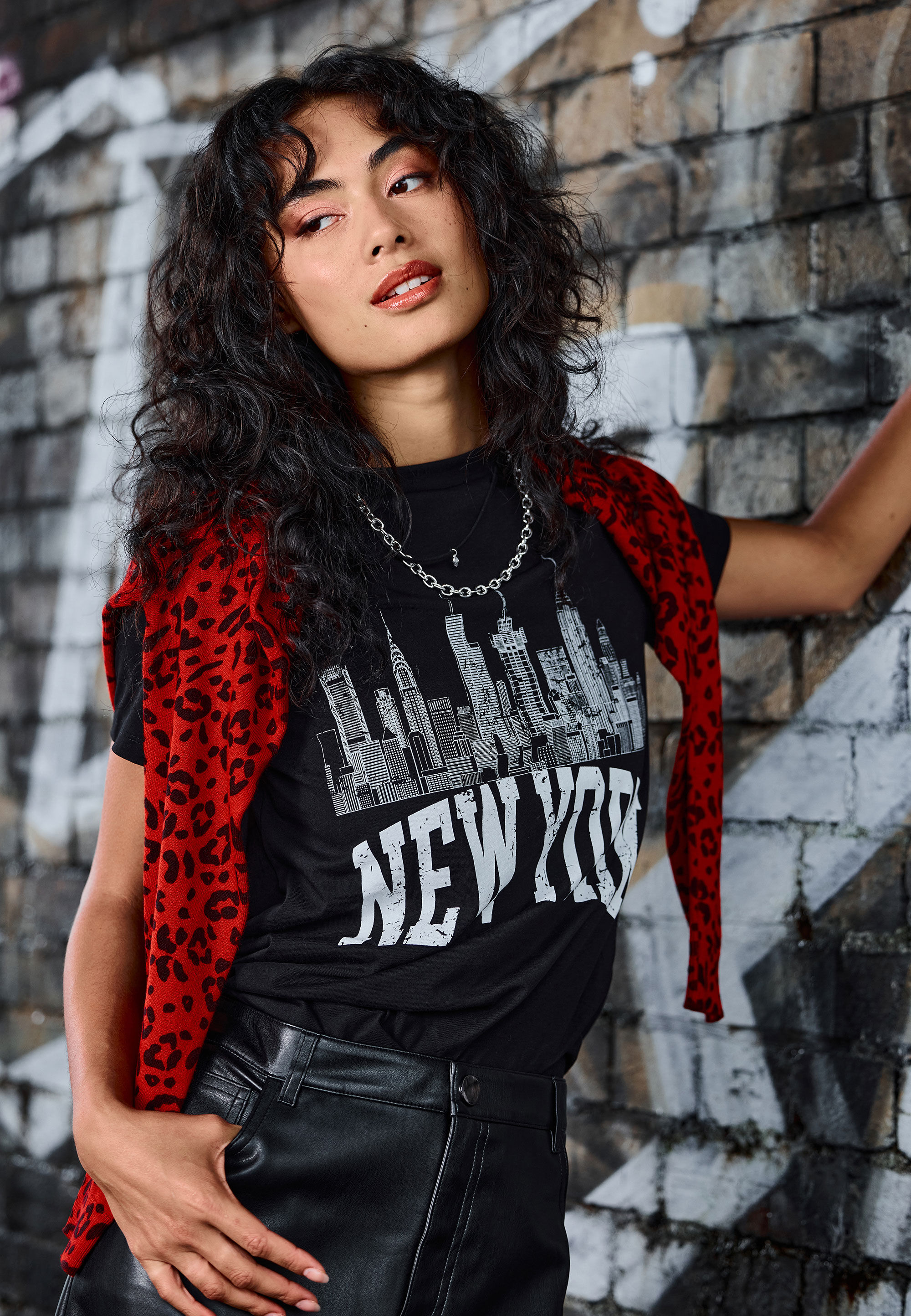 Womens Black New York Skyline Graphic T-Shirt