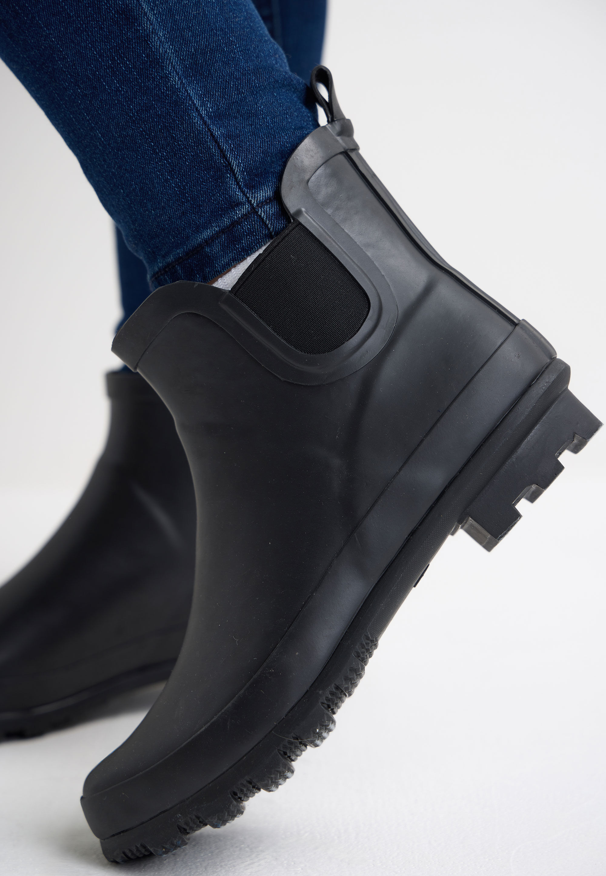 Womens Black Plain Short Wellie Boots